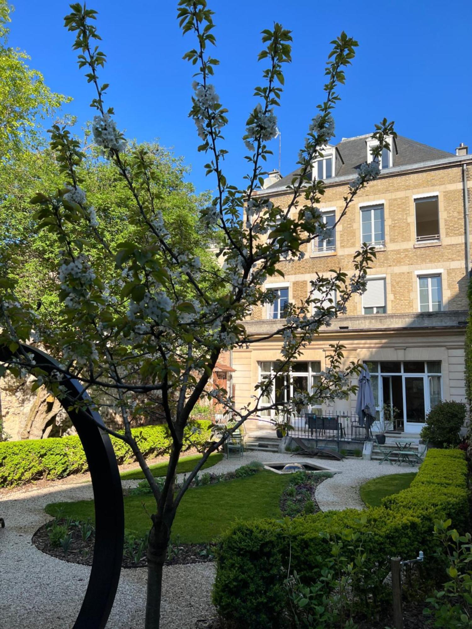 Bed and Breakfast La Demeure Des Sacres - Cathedrale Реймс Экстерьер фото