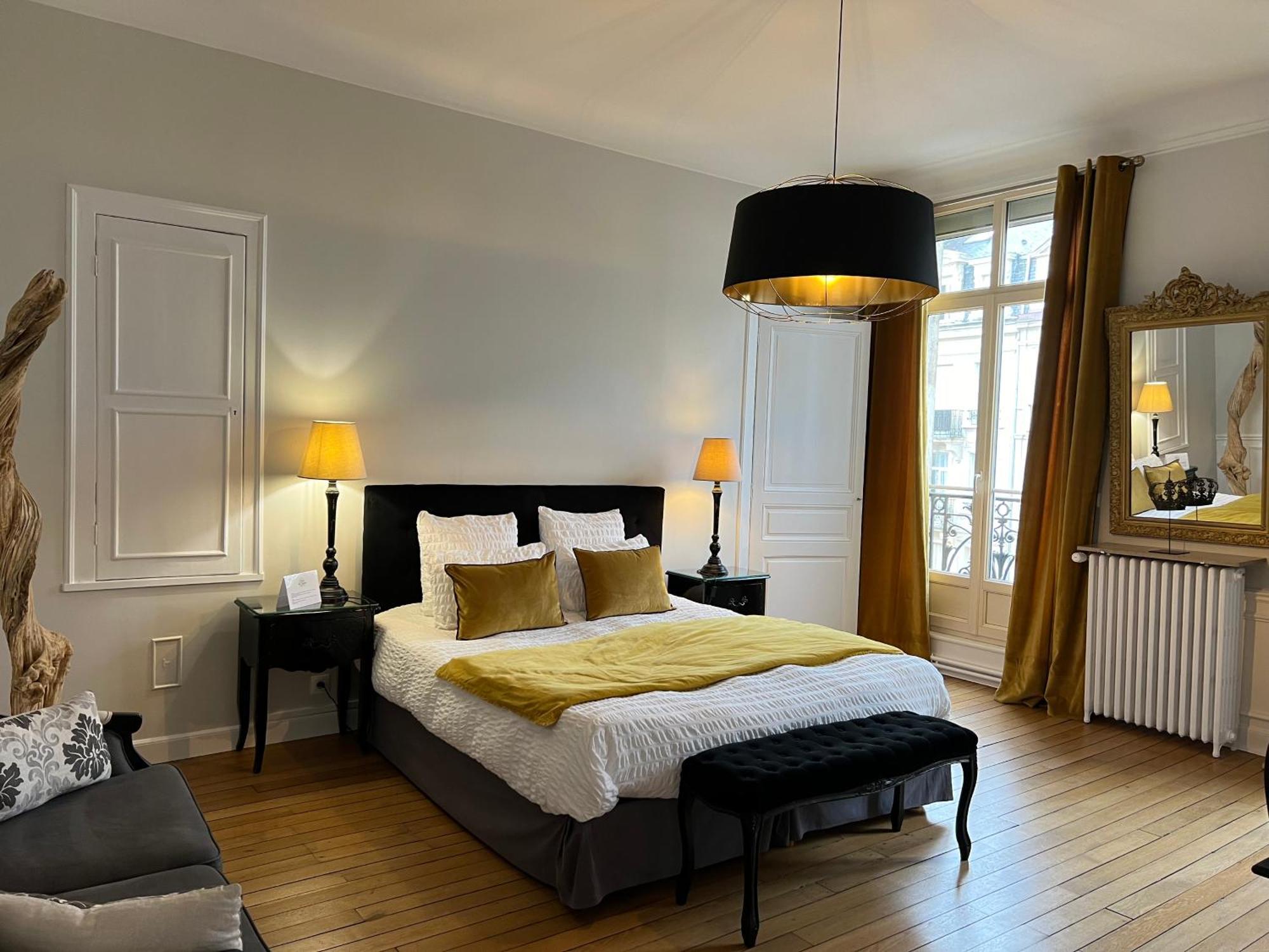 Bed and Breakfast La Demeure Des Sacres - Cathedrale Реймс Экстерьер фото