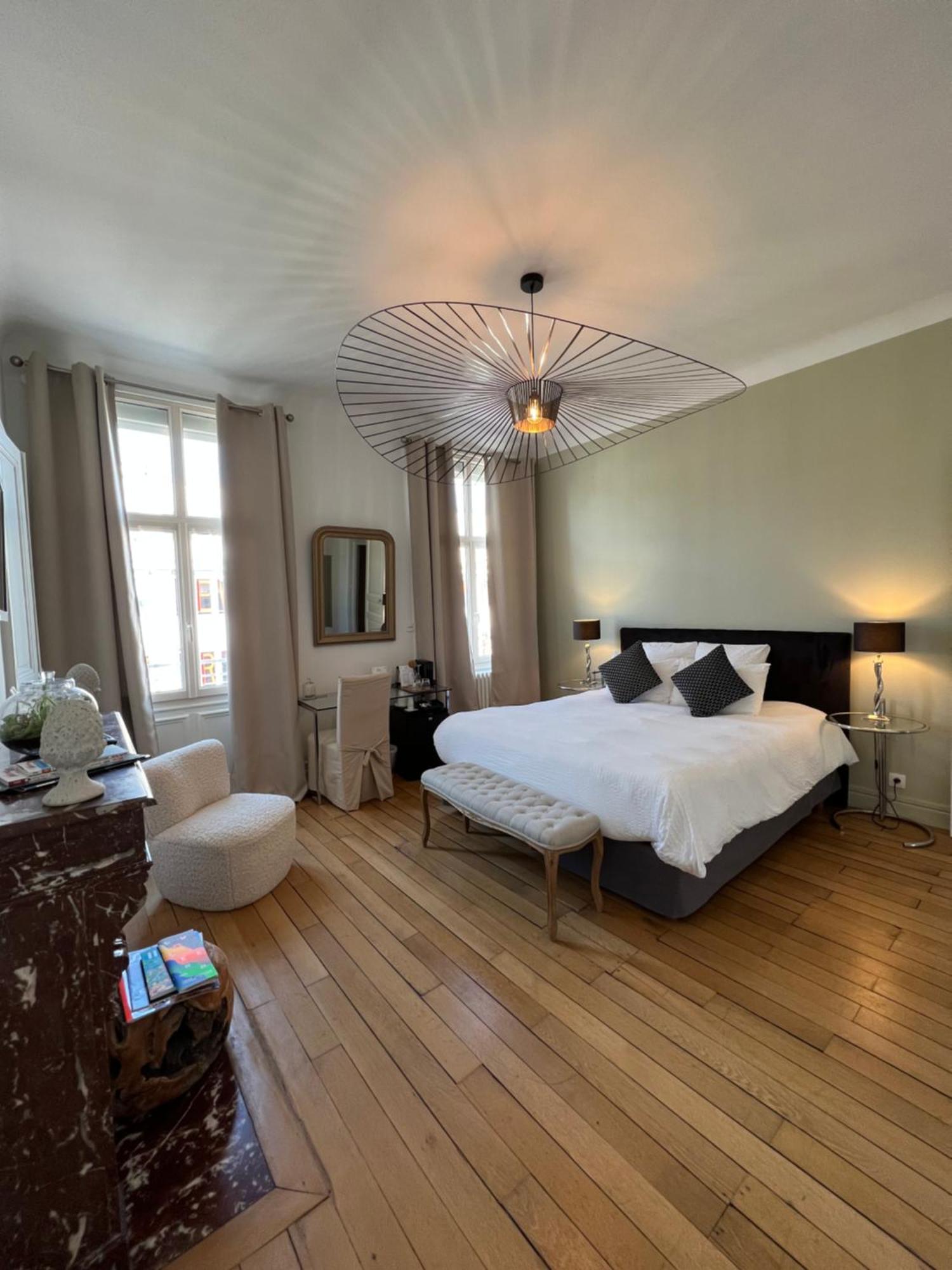 Bed and Breakfast La Demeure Des Sacres - Cathedrale Реймс Экстерьер фото